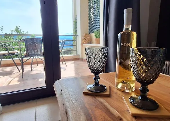 Διαμερίσματα Canna